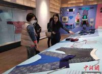 陆直接显示女性服饰展示苏州江南“紫衫淡粉红色紫色类型”的美